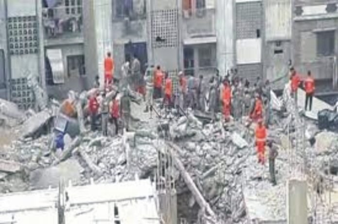 A 5-storey building collapsed in Karachi, several people were buried under the rubble, adjacent buildings were also affected.