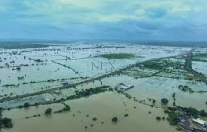 Low-level flooding in the Indus River at Bhakkar, flood warning issued