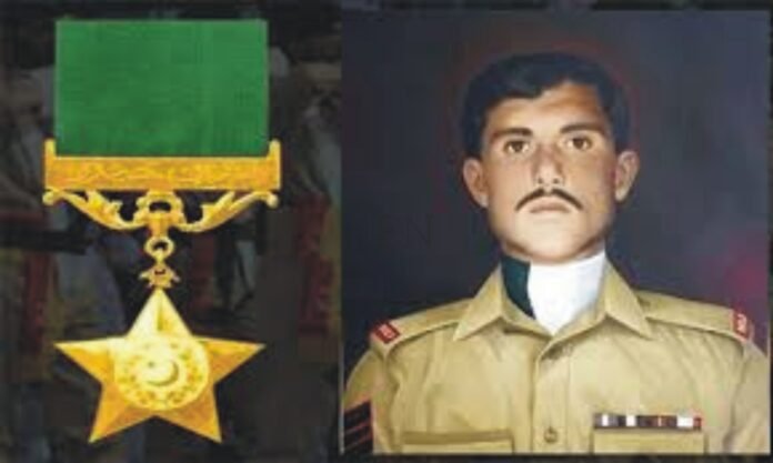 Pakistan Army Havaldar Lalak Jan pays tribute to martyr Nishan-e-Haider